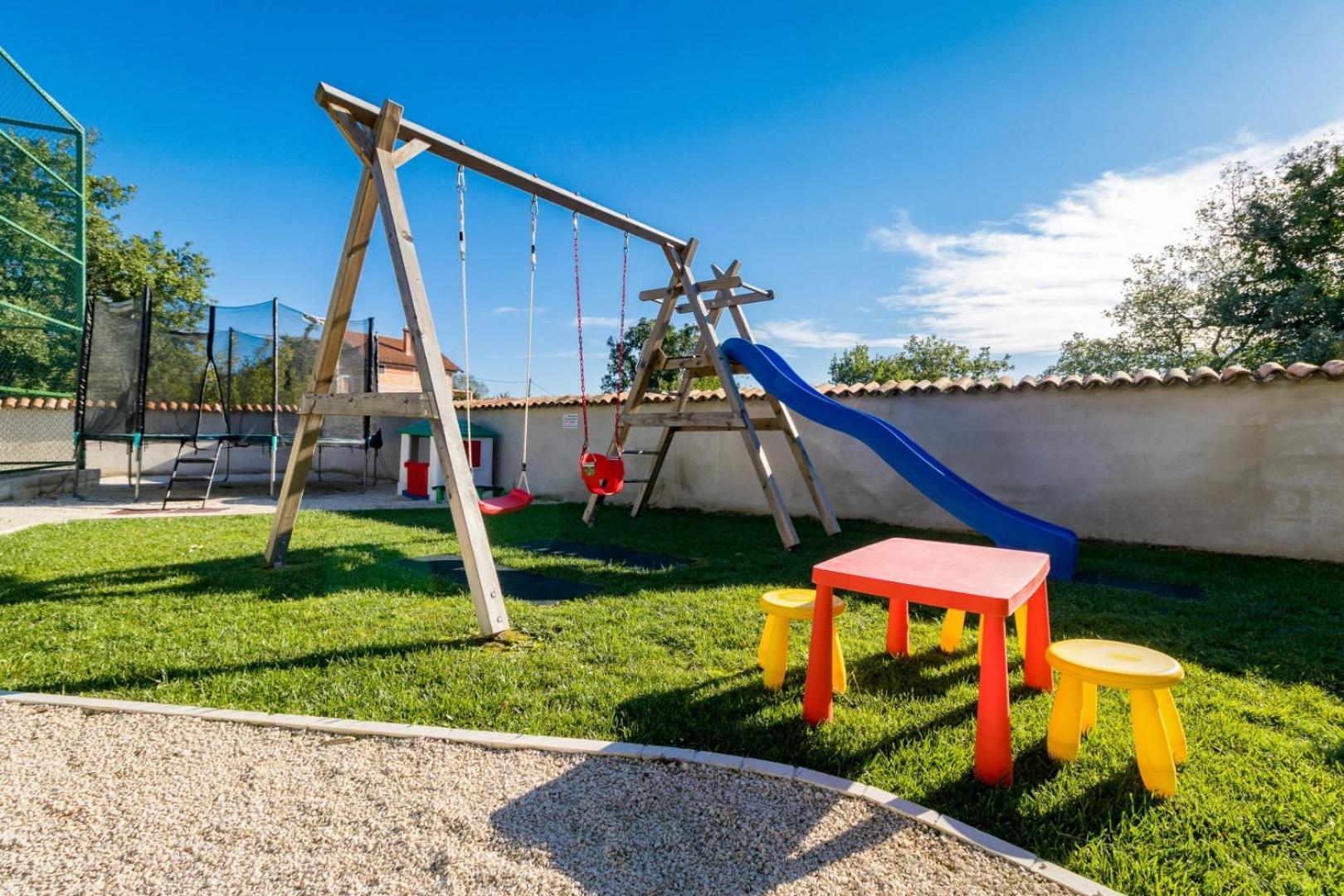 Villa Rajana For 14 Persons With Kids Playground & Pool Heating In Central Istria Svetvinčenat 外观 照片